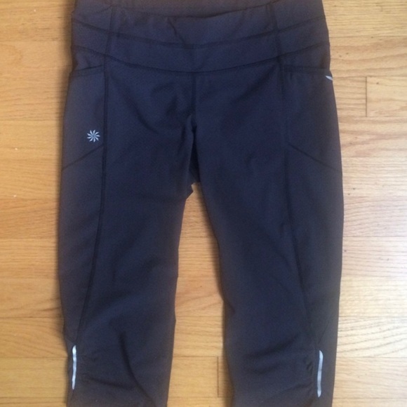 ATHLETA Black Yoga Cropped Pants - Picture 2 of 3